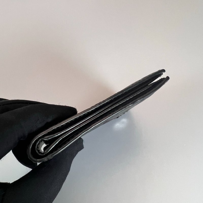 GUCCI 473916 黑皮革壓紋短夾-2