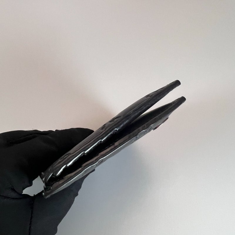 GUCCI 473916 黑皮革壓紋短夾-4