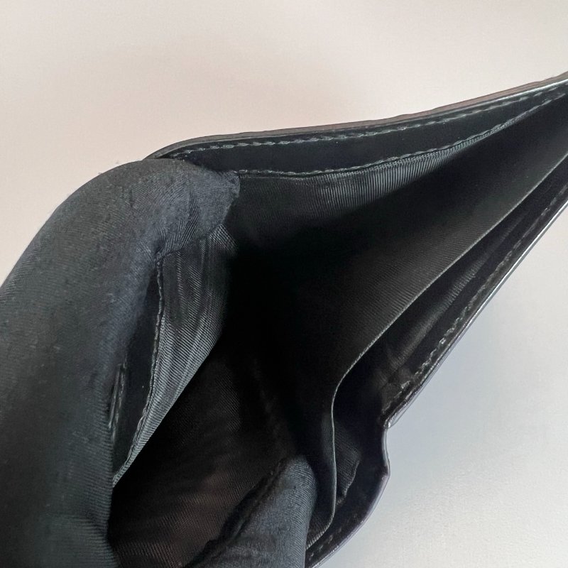 GUCCI 473916 黑皮革壓紋短夾-6