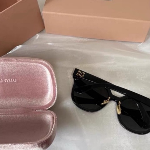 🌷全新代購！Miumiu 方框墨鏡 帶鼻托 SMU01ZS
