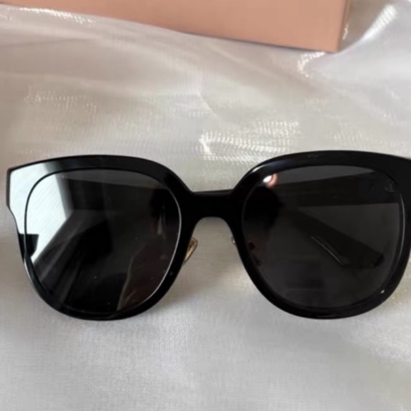 🌷全新代購！Miumiu 方框墨鏡 帶鼻托 SMU01ZS-1