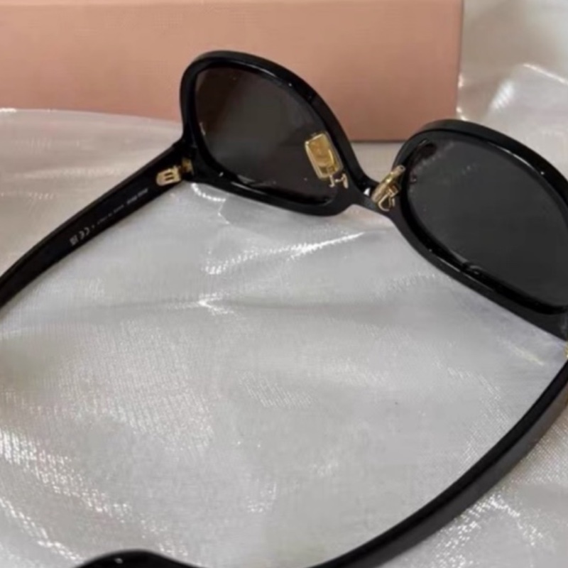 🌷全新代購！Miumiu 方框墨鏡 帶鼻托 SMU01ZS-4