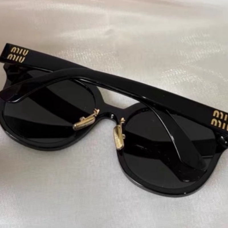 🌷全新代購！Miumiu 方框墨鏡 帶鼻托 SMU01ZS-5