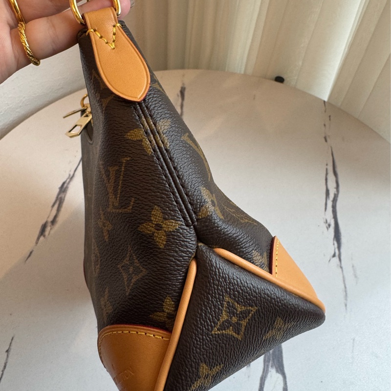 LV M45832花紋牛角包-4