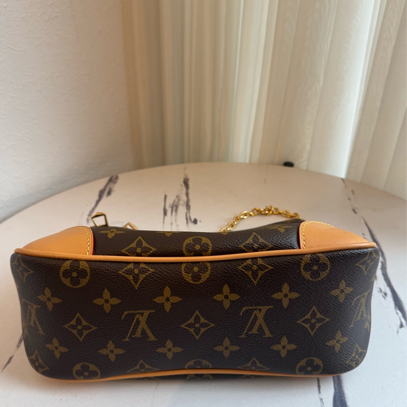 LV M45832花紋牛角包-5