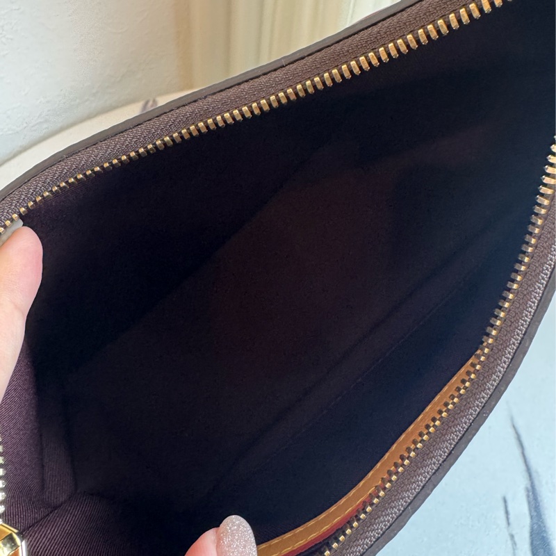 LV M45832花紋牛角包-23