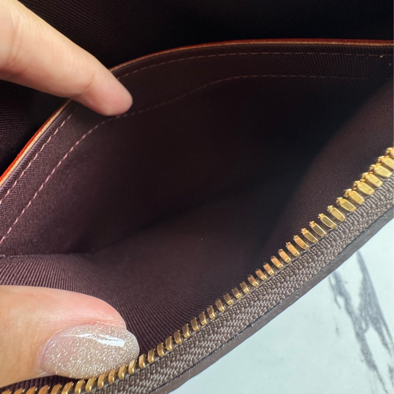 LV M45832花紋牛角包-25