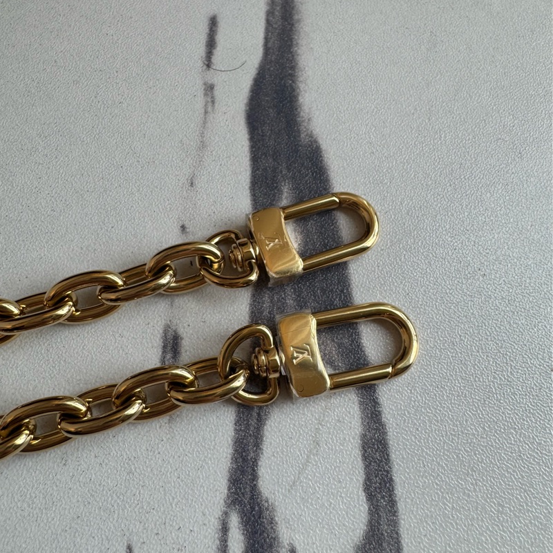 LV M45832花紋牛角包-32