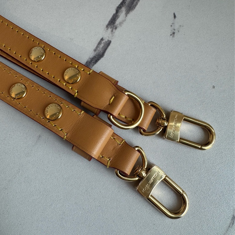 LV M45832花紋牛角包-34