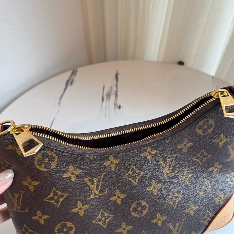 LV M45832花紋牛角包-37