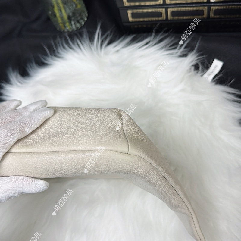 莉亞精品♡Gucci 白色胸包 二手美包-12