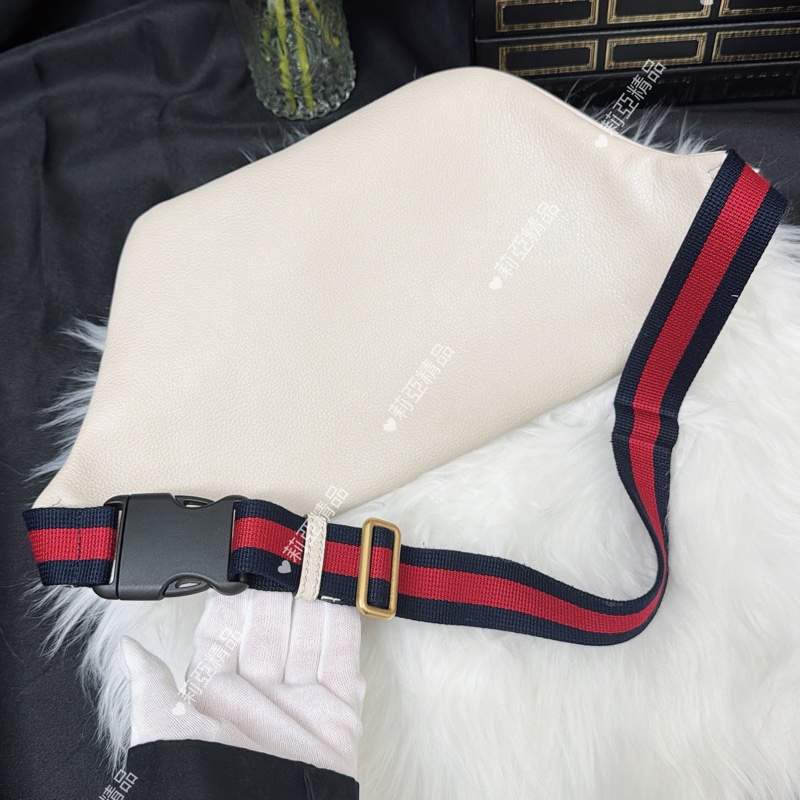 莉亞精品♡Gucci 白色胸包 二手美包-13