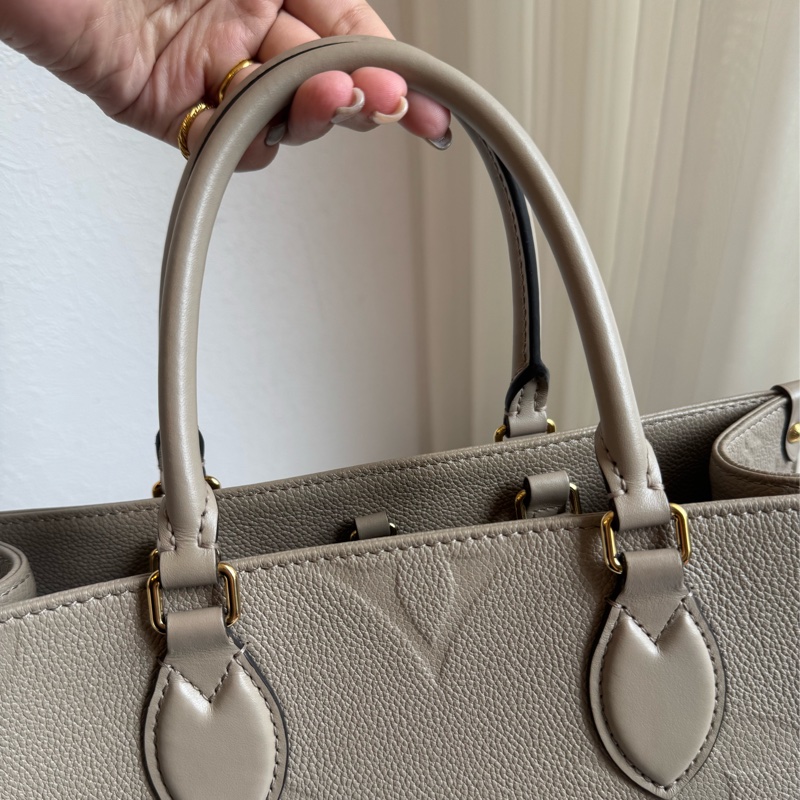 LV M45607斑鳩灰壓紋On The Go MM-10