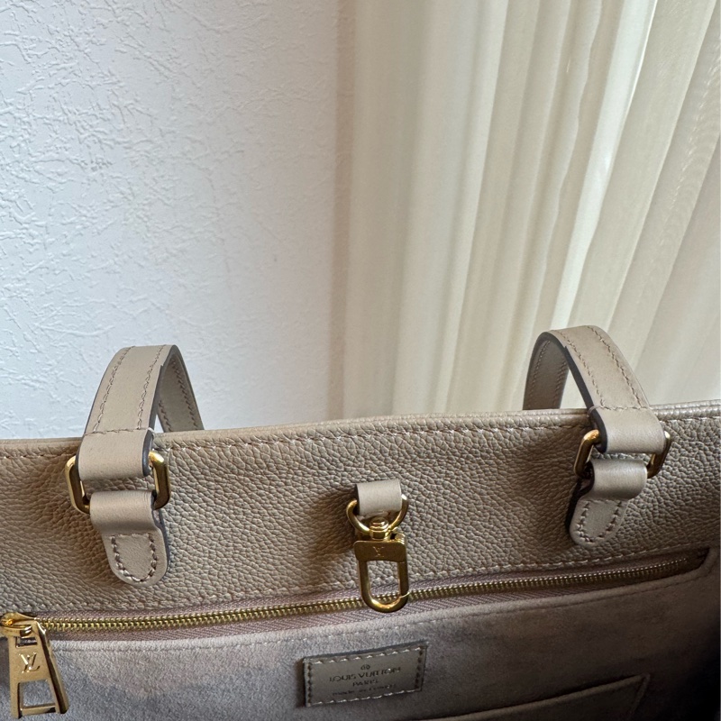 LV M45607斑鳩灰壓紋On The Go MM-37