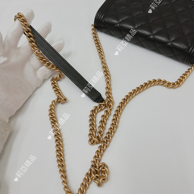 莉亞精品♡Chanel Boy woc黑金 二手美包-12