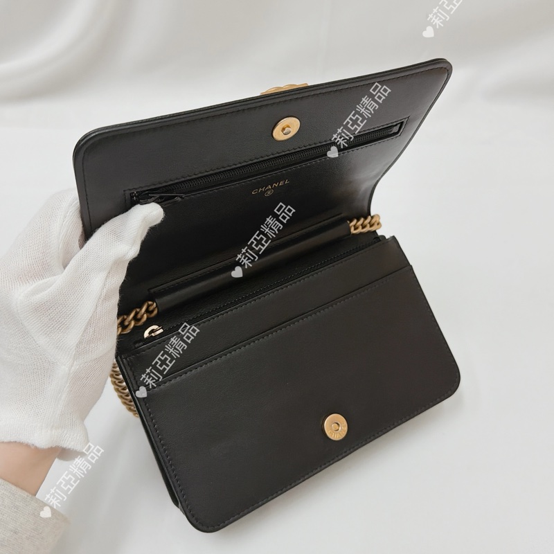 莉亞精品♡Chanel Boy woc黑金 二手美包-13