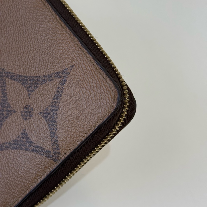 Lv大Logo拉鍊長夾-6