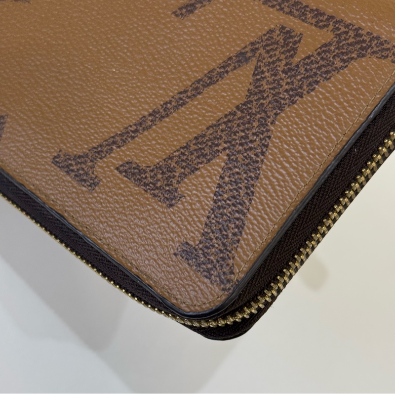 Lv大Logo拉鍊長夾-7