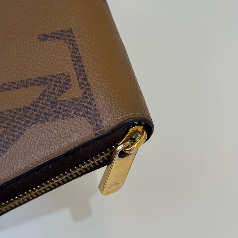 Lv大Logo拉鍊長夾-8