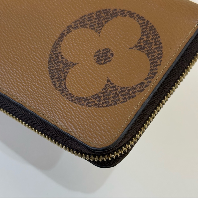 Lv大Logo拉鍊長夾-11