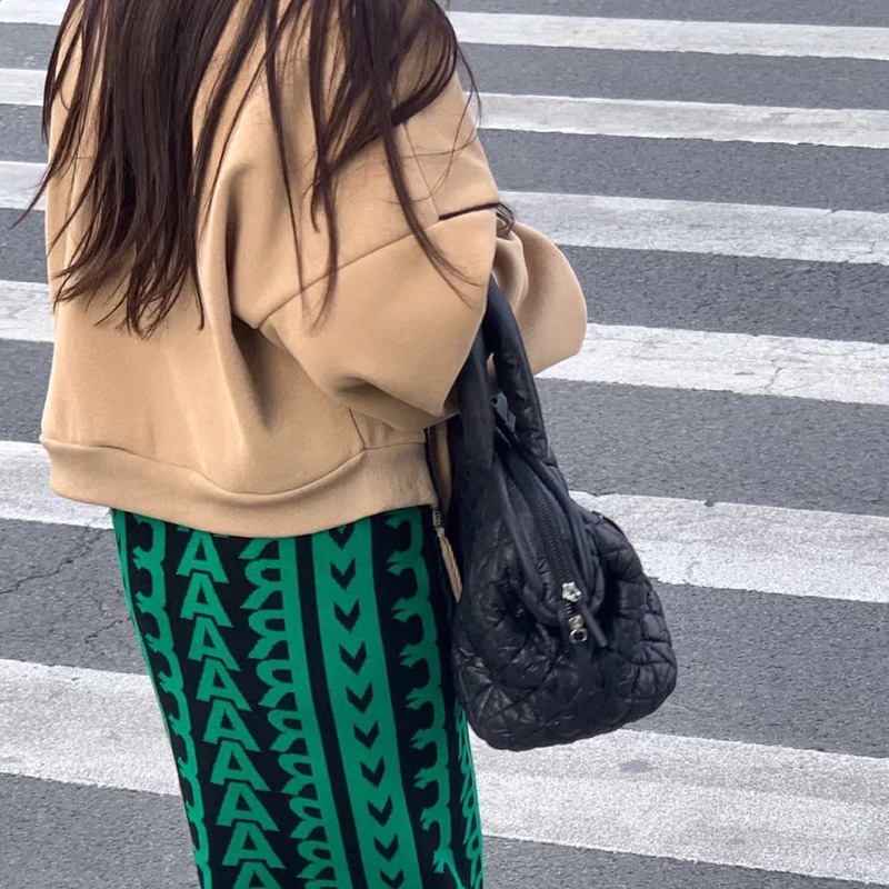 Chanel 香奈兒全黑泡芙羽絨包雲朵包托特手提包🍀-27