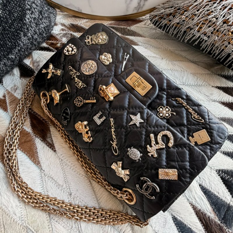 CHANEL 復刻版徽章包 金鏈24CM 黑色-2
