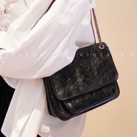 毫無抵抗力🥹99新🆕Ysl聖羅蘭黑銀油蠟皮小號Niki單肩斜挎包