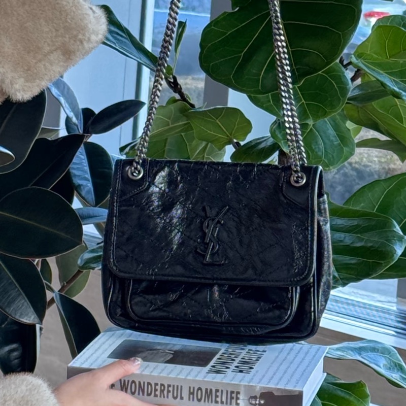毫無抵抗力🥹99新🆕Ysl聖羅蘭黑銀油蠟皮小號Niki單肩斜挎包-5
