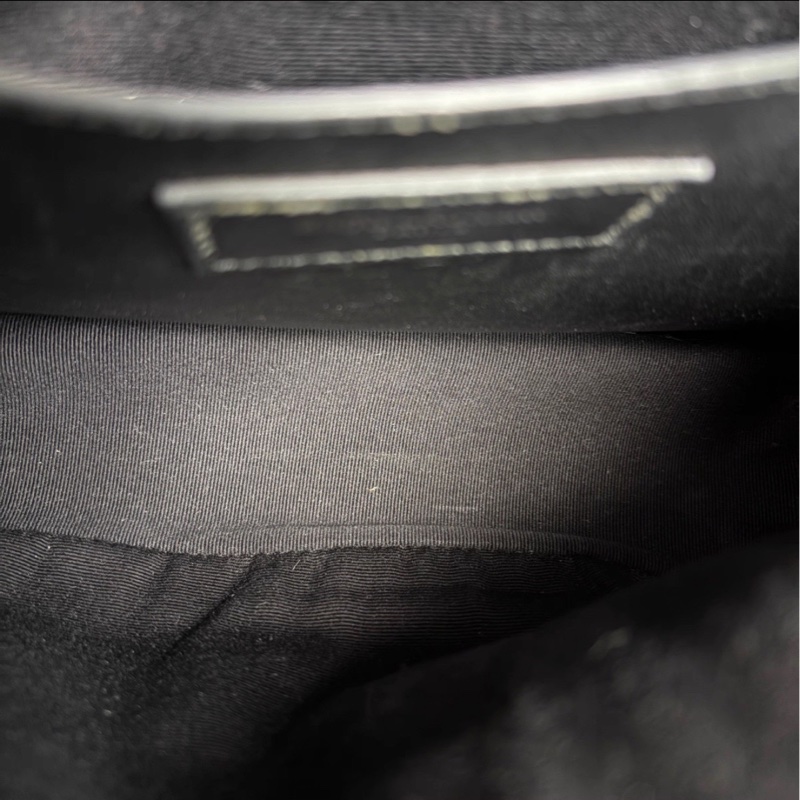 毫無抵抗力🥹99新🆕Ysl聖羅蘭黑銀油蠟皮小號Niki單肩斜挎包-14