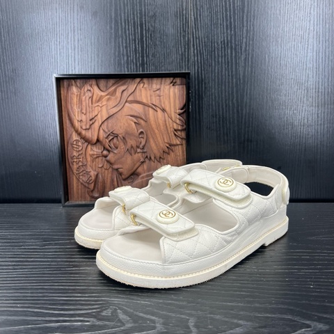 Chanel香奈儿 米白魔术贴凉鞋 37 碼