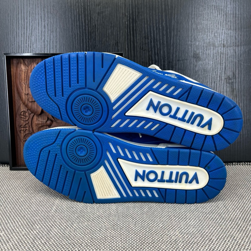 Louis Vuitton路易威登 trainer 白藍浮雕 41.5 碼-3