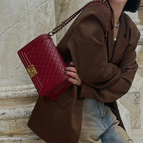 CHANEL專櫃25W🍄有購證香奈兒酒紅色金扣 中號leboy25 單肩斜挎包-5