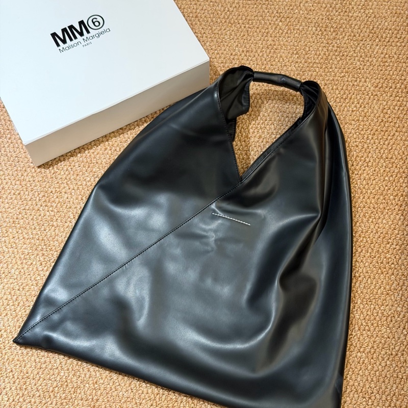 Maison Margiela馬吉拉黑色皮面三角包單肩包 中號 輕便大容量-3