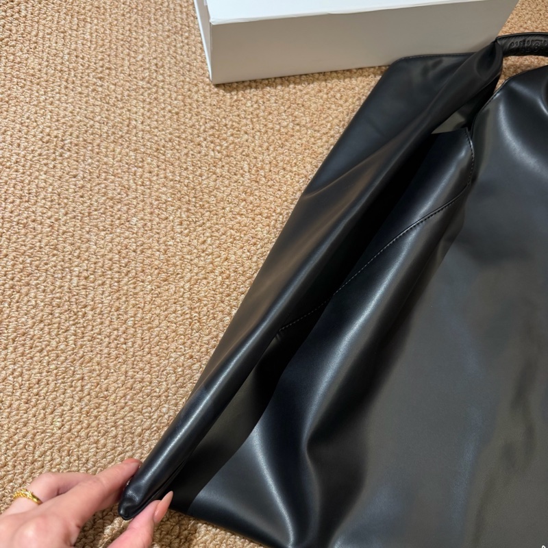 Maison Margiela馬吉拉黑色皮面三角包單肩包 中號 輕便大容量-5