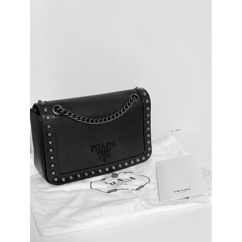 二手近全新 PRADA 卯釘 鉚釘 卯釘包 鉚釘包 Glace calf 1BD147 鏈條包-0