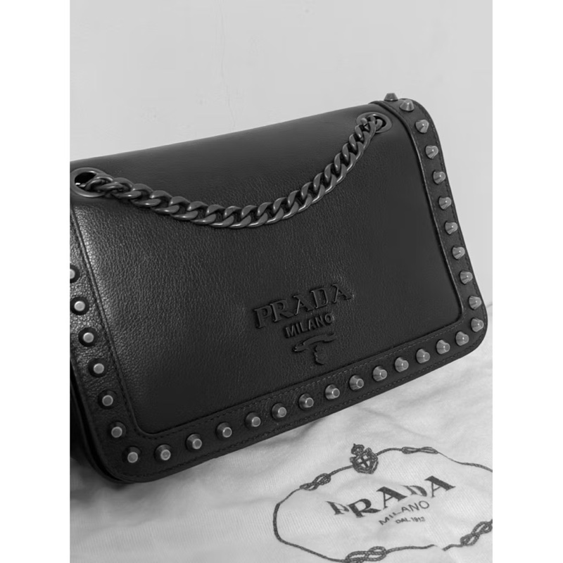 二手近全新 PRADA 卯釘 鉚釘 卯釘包 鉚釘包 Glace calf 1BD147 鏈條包-5