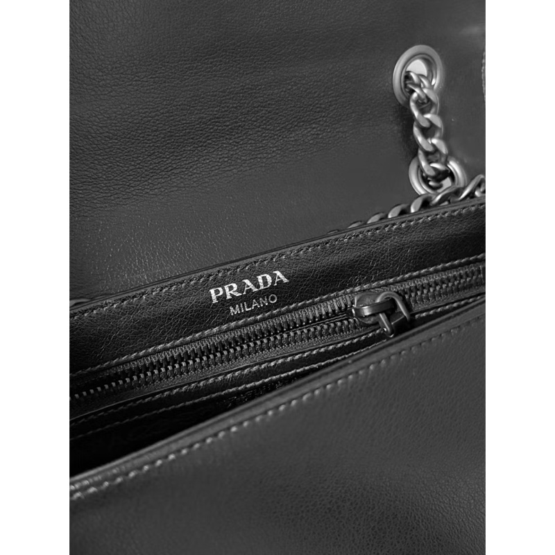 二手近全新 PRADA 卯釘 鉚釘 卯釘包 鉚釘包 Glace calf 1BD147 鏈條包-10