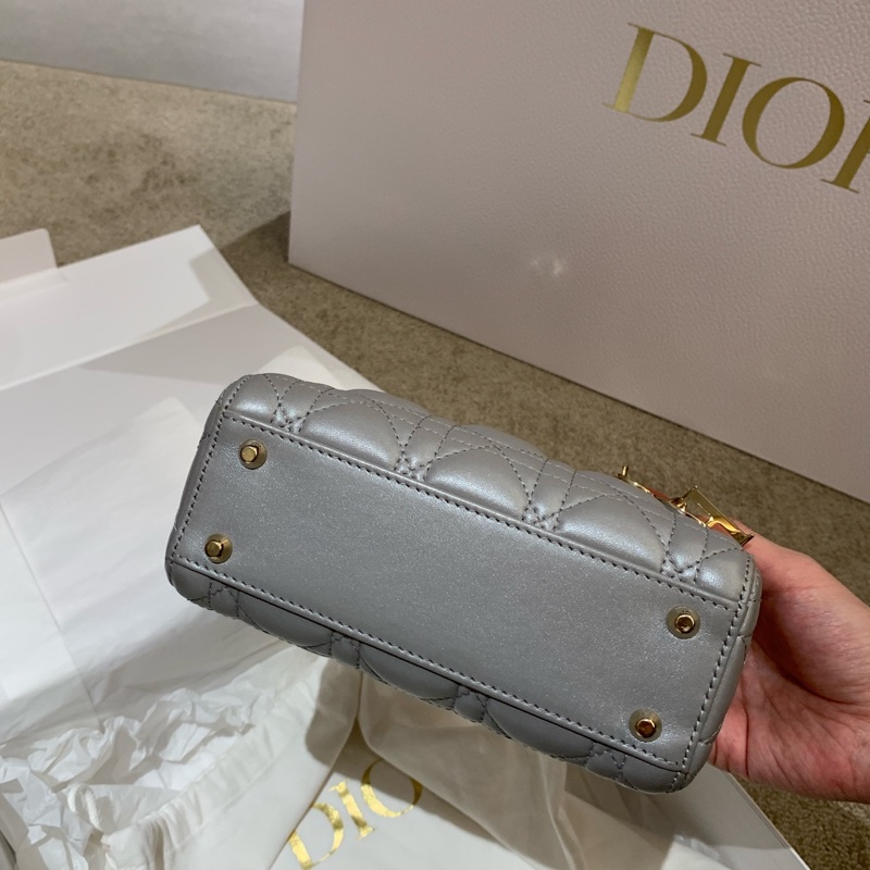 Dior迪奧珠光灰三格戴妃lady dior19年編碼  鏈條斜挎包-6