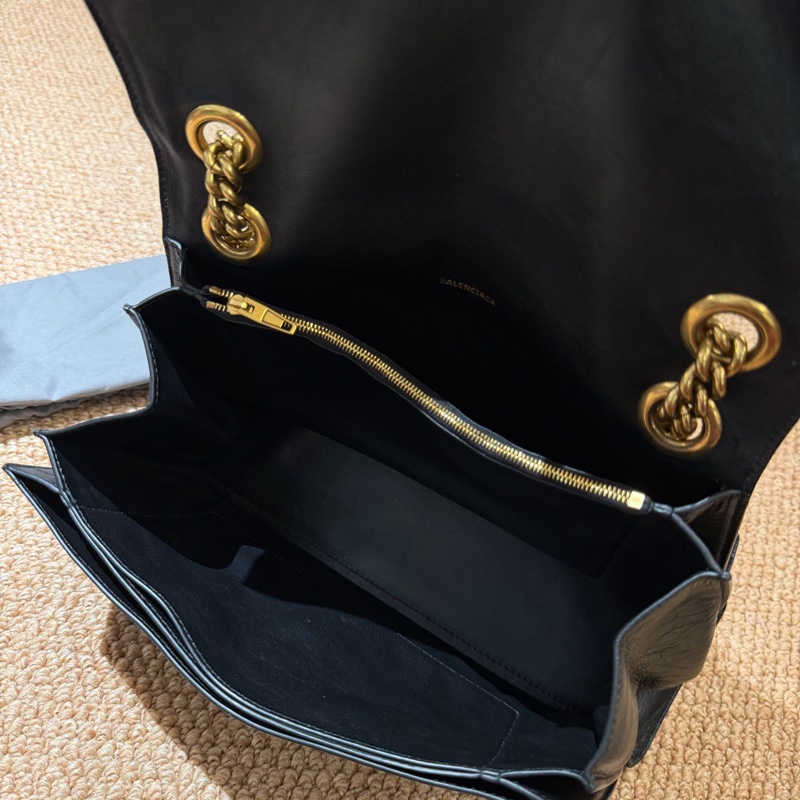 Balenciaga巴黎世家Crush黑色油蠟皮金扣鏈條包-6