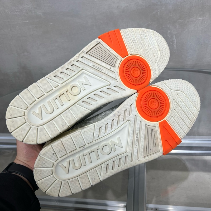 Louis Vuitton路易威登 Trainer 錫紙銀  42碼-7