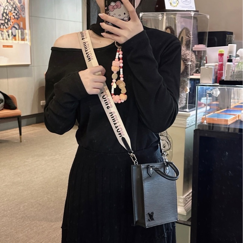 莉亞精品♡ LV M81238 水波紋琴譜包 二手-1