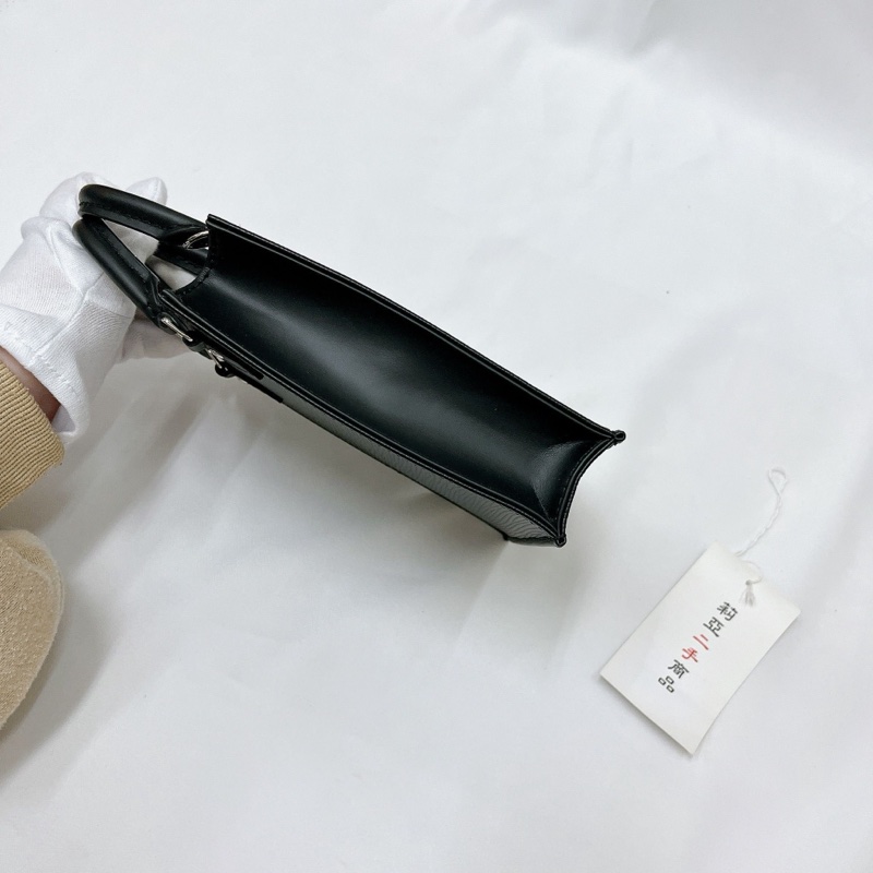 莉亞精品♡ LV M81238 水波紋琴譜包 二手-5