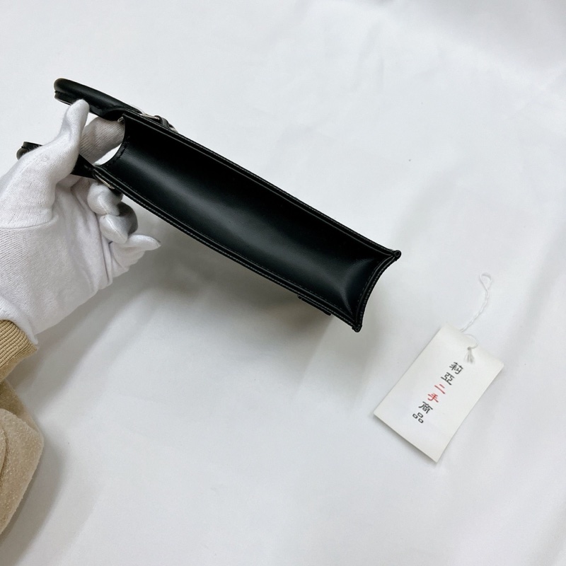 莉亞精品♡ LV M81238 水波紋琴譜包 二手-6