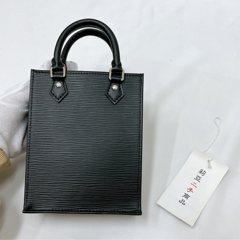 莉亞精品♡ LV M81238 水波紋琴譜包 二手-10