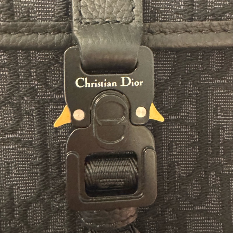 Dior Hit the Road 翻蓋信使包-12