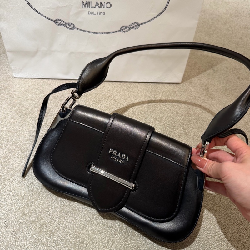 Prada普拉達黑銀牛皮Sidonie 單肩包腋下包-1