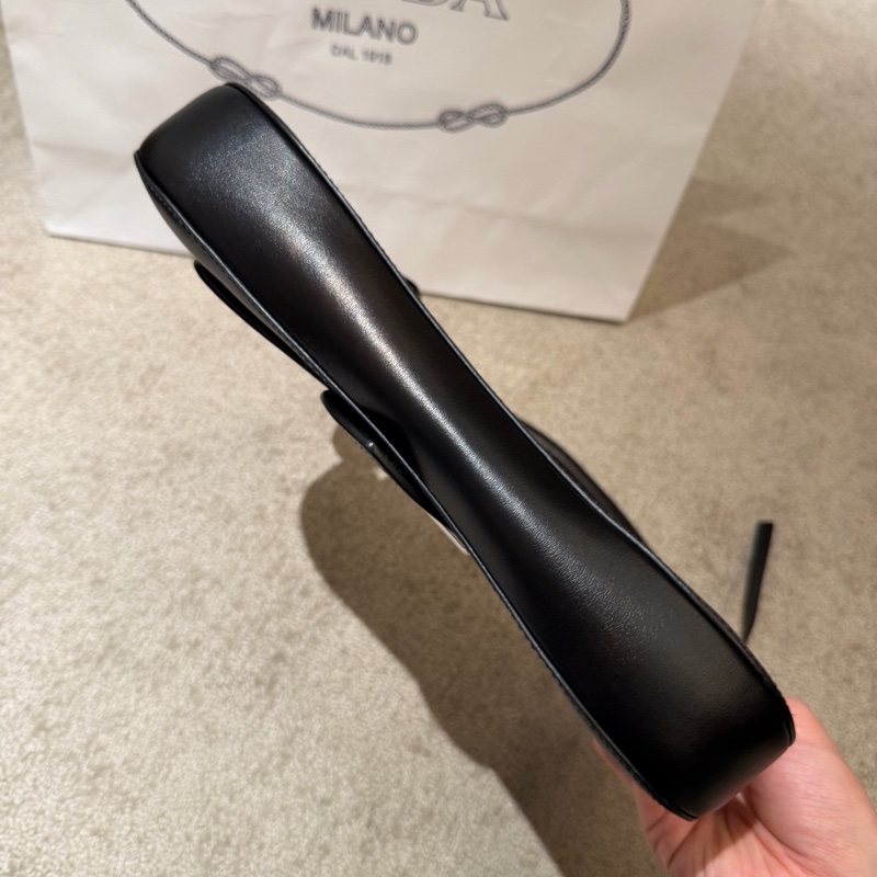 Prada普拉達黑銀牛皮Sidonie 單肩包腋下包-5