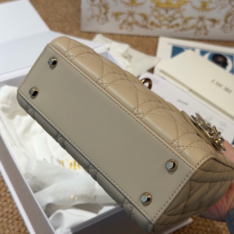 全新全套25年編碼奶茶色三格戴妃lady dior手提斜挎包-5