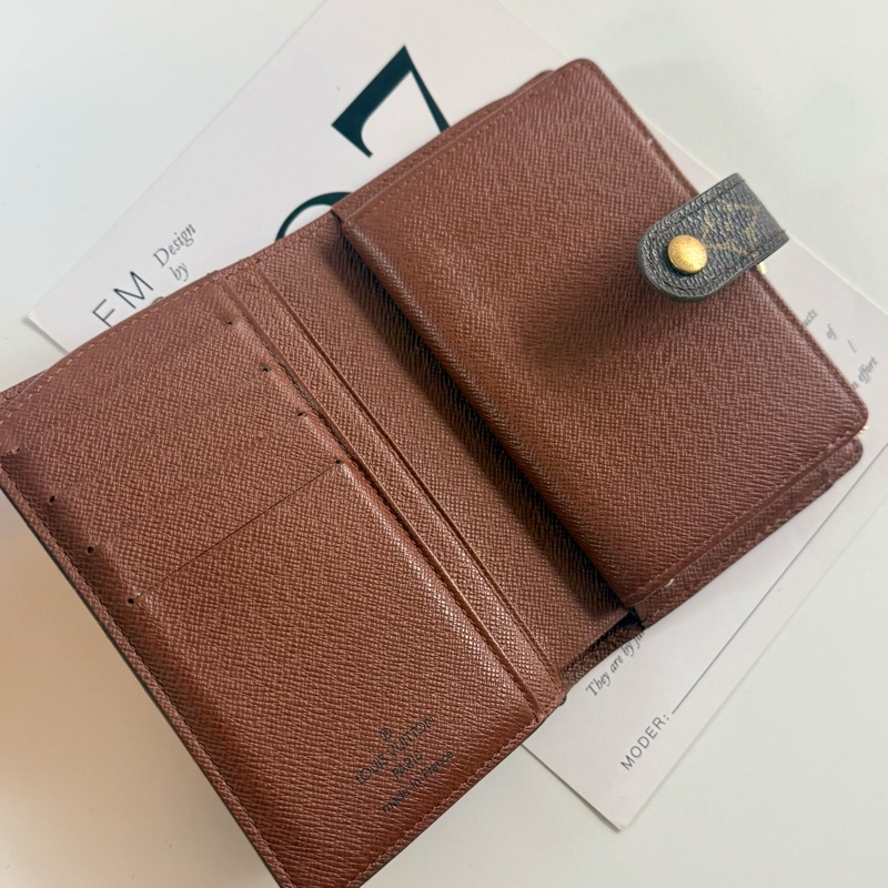 ✔️LV Louis Vuitton 路易威登 Monogram M61674 蝴蝶釦中夾-5