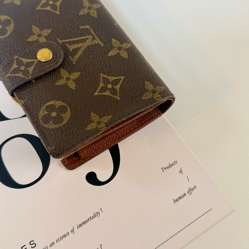 ✔️LV Louis Vuitton 路易威登 Monogram M61674 蝴蝶釦中夾-17
